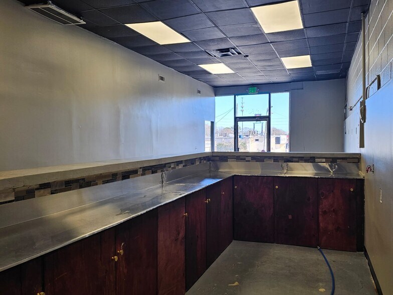 More Photos Of 2517-2549 Gresham Rd SE, Atlanta Unknown For Lease