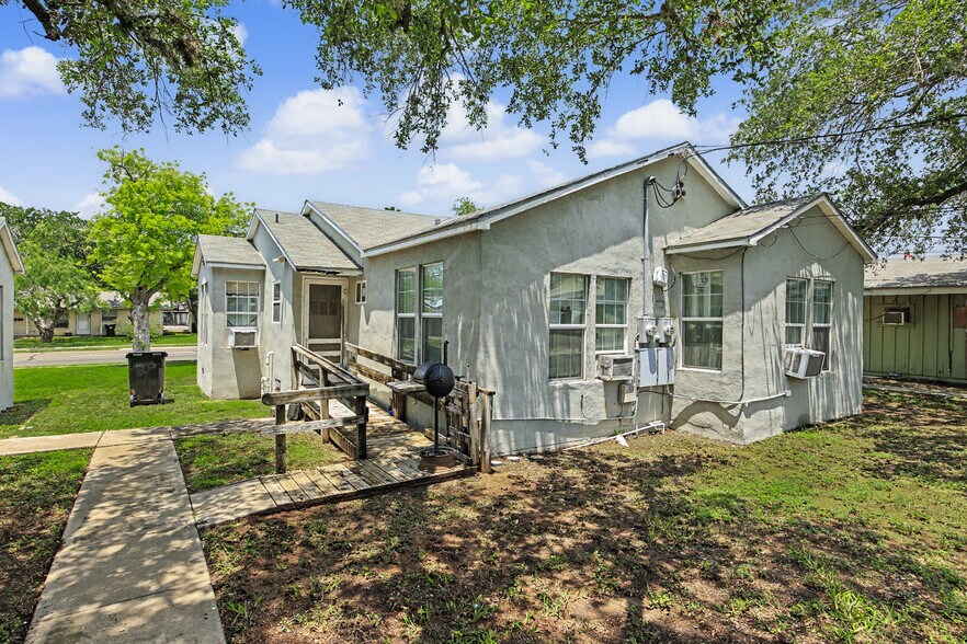 More Photos Of 800 S Texas Blvd, Weslaco Apartments For Sale