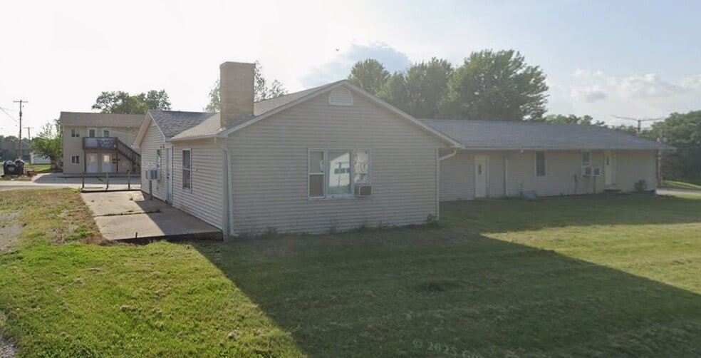 More Photos Of 601-605 W Orchard St, Macomb Apartments For Sale