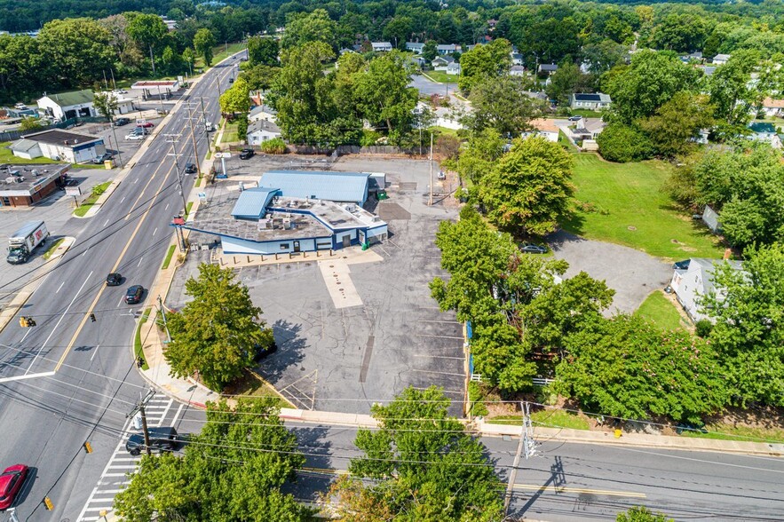 More Photos Of 1300 Forest Dr, Annapolis Restaurant For Sale