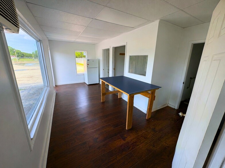 More Photos Of 4616 S Goldenrod Rd, Orlando Auto Dealership For Sale
