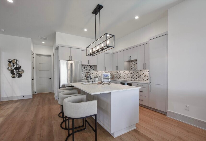 More Photos Of 1301 O Reilly Ct, Lakeway Specialty For Sale