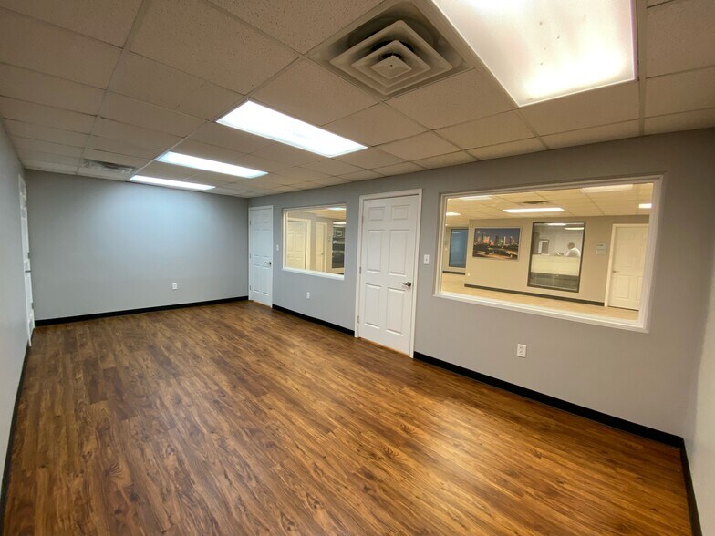 More Photos Of 16261 Hollister St, Houston Unknown For Lease