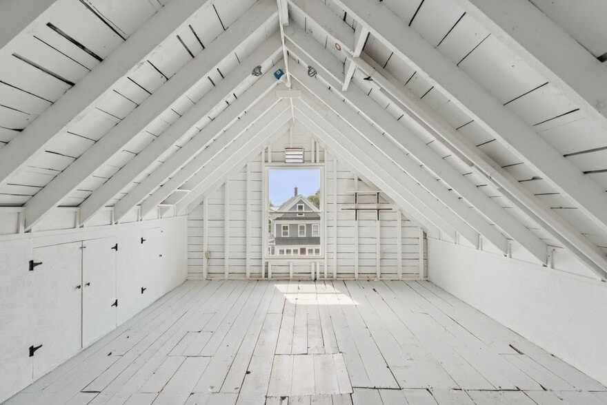 More Photos Of 201 Snowball Hill Rd, New Harbor Hotel For Sale