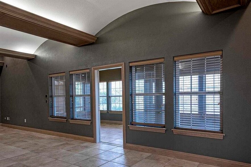 More Photos Of 1760 W Lakeview Rd, Stillwater Office For Sale
