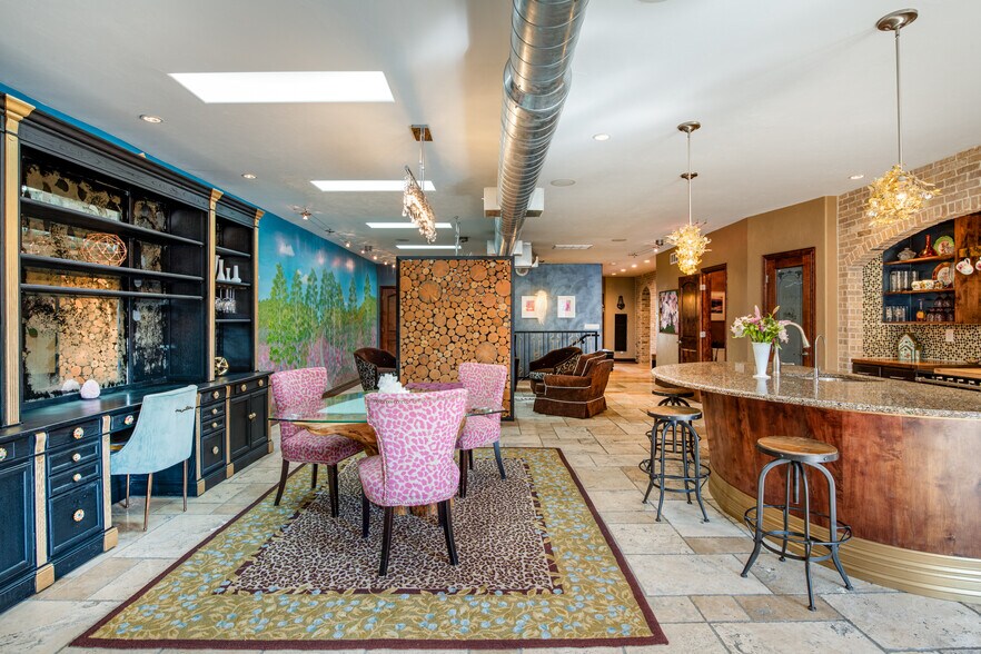 More Photos Of 2150 Curtis St, Denver Storefront Retail Office For Sale