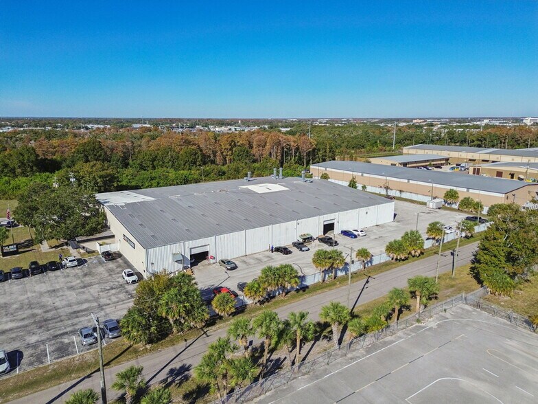 More Photos Of 4811 W Sligh Ave, Tampa Warehouse For Lease