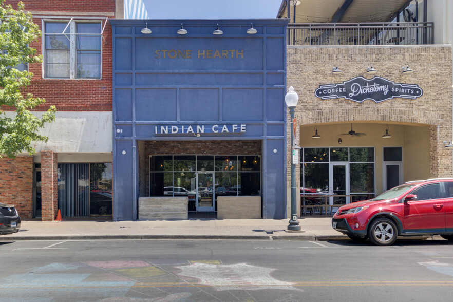 Primary Photo Of 506 Austin Ave, Waco Restaurant For Sale