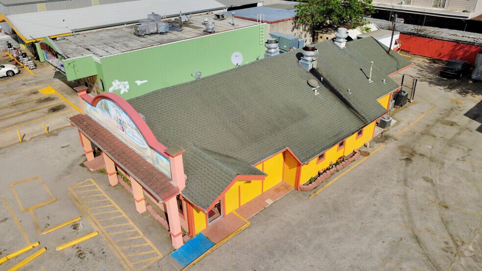 More Photos Of 7626 Clarewood Dr, Houston Restaurant For Sale