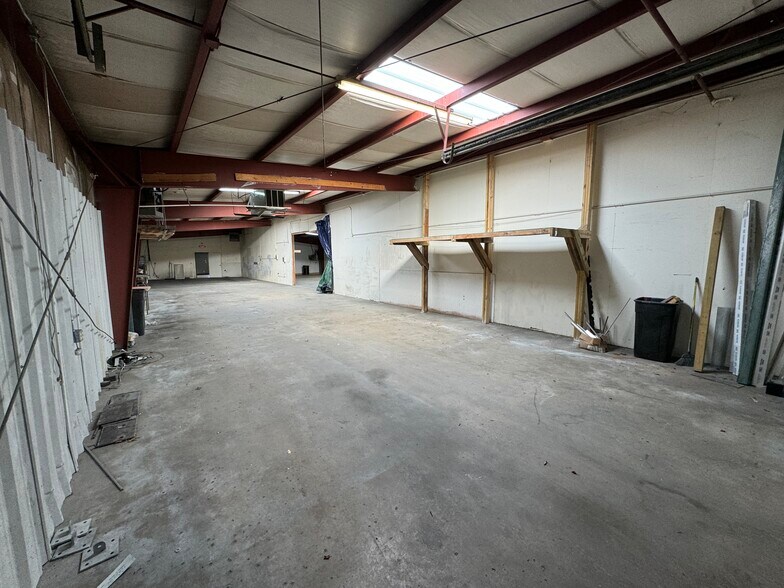 More Photos Of 10826 E Newton Pl, Tulsa Service For Lease