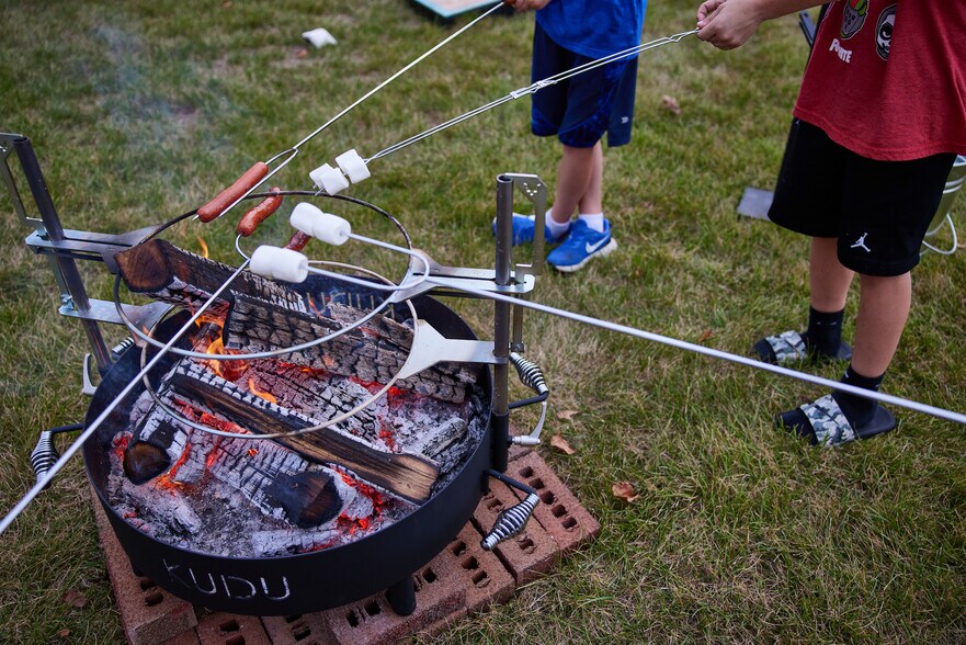 More Photos Of 1583 Spring Bay Rd, Spring Bay Hotel For Sale