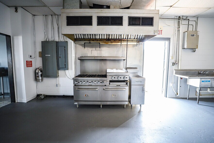 More Photos Of , Eddyville General Retail For Sale