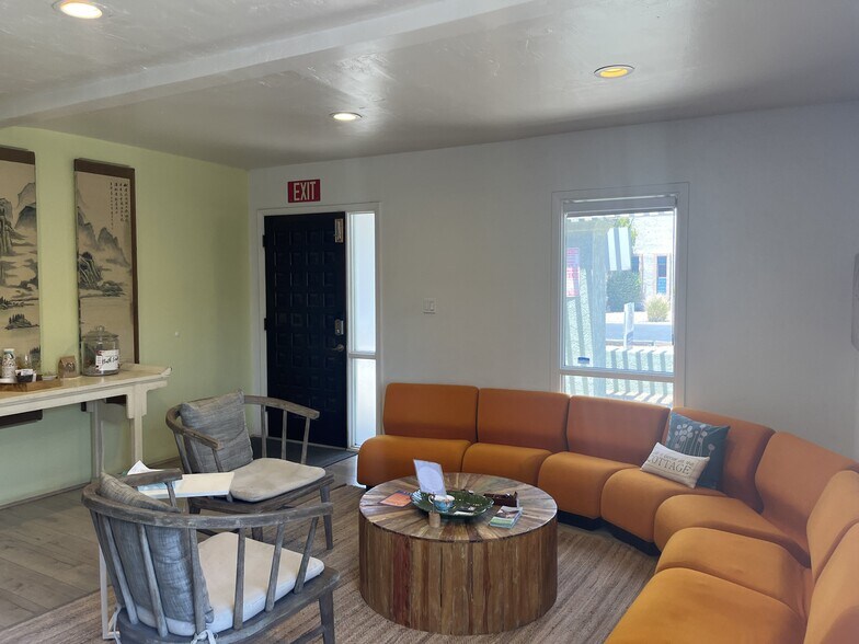 More Photos Of 219 E Lexington Ave, Phoenix Office Residential For Sale