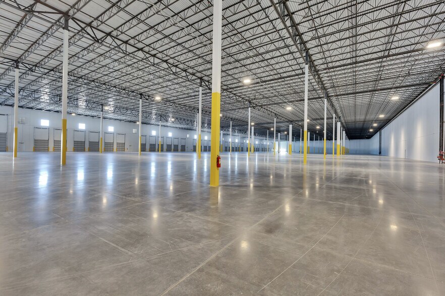 More Photos Of 6719 E Howard Ln, Manor Unknown For Lease