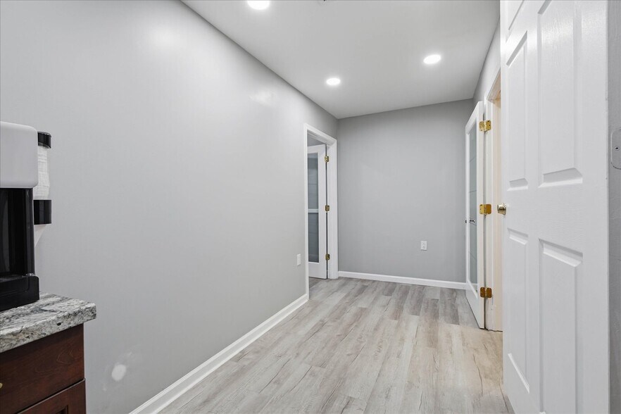 More Photos Of 641 S Prince St, Lancaster Storefront For Sale