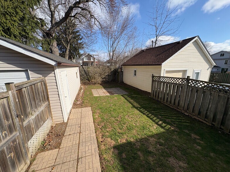 More Photos Of 5371 Huron St, Niagara Falls Apartments For Sale