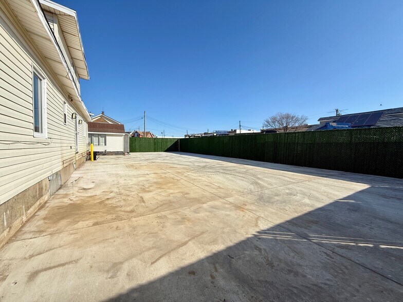 More Photos Of 10 3rd St, Rosedale Land For Lease