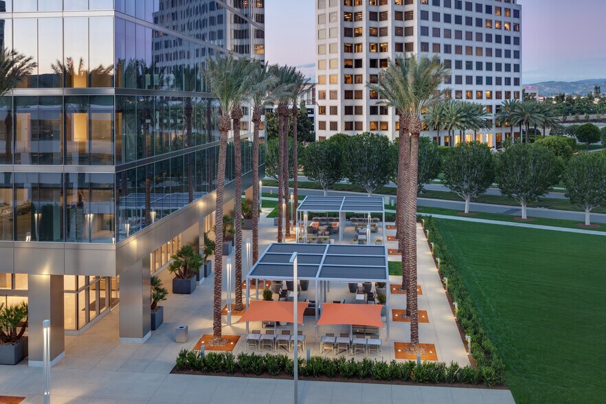 More Photos Of 200 Spectrum Center Dr, Irvine Office For Lease
