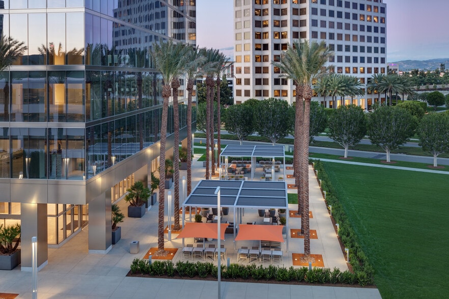 More Photos Of 200 Spectrum Center Dr, Irvine Office For Lease