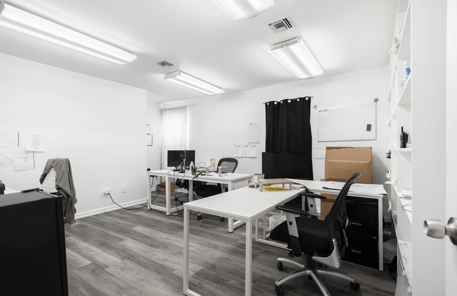 More Photos Of 5415 Lost Ln, San Antonio Medical For Sale