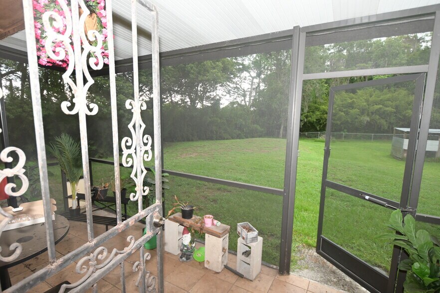 More Photos Of 2101 S Goldenrod Rd, Orlando Storefront For Sale