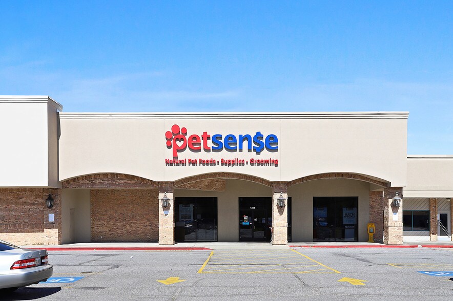 More Photos Of 1305 Heather Dr, Opelousas Storefront For Sale