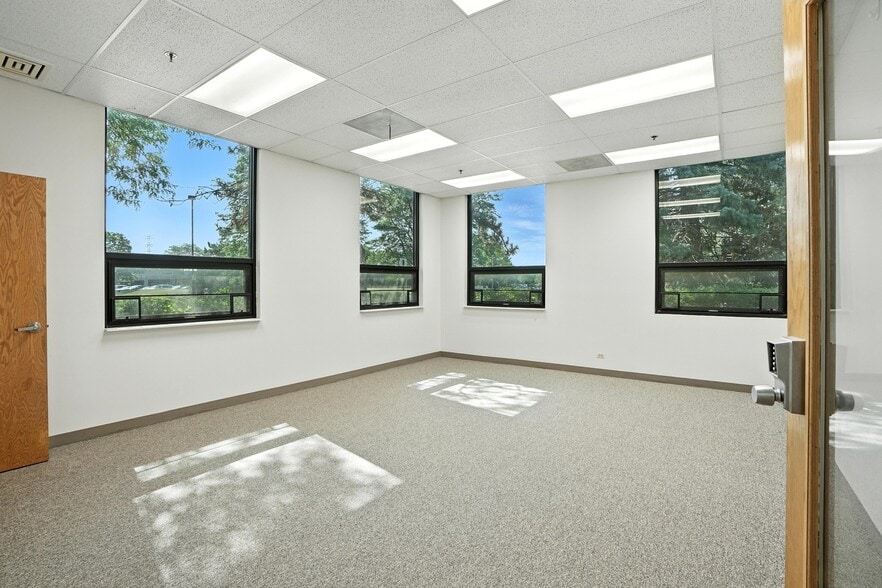 More Photos Of 8130 River Dr, Morton Grove Warehouse For Sale