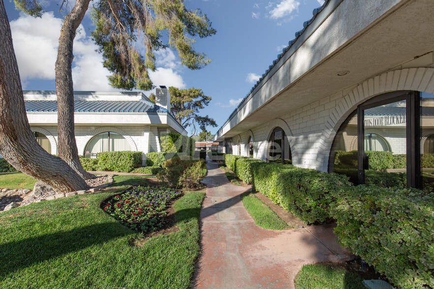 More Photos Of 801 S Rancho Dr, Las Vegas Office For Lease