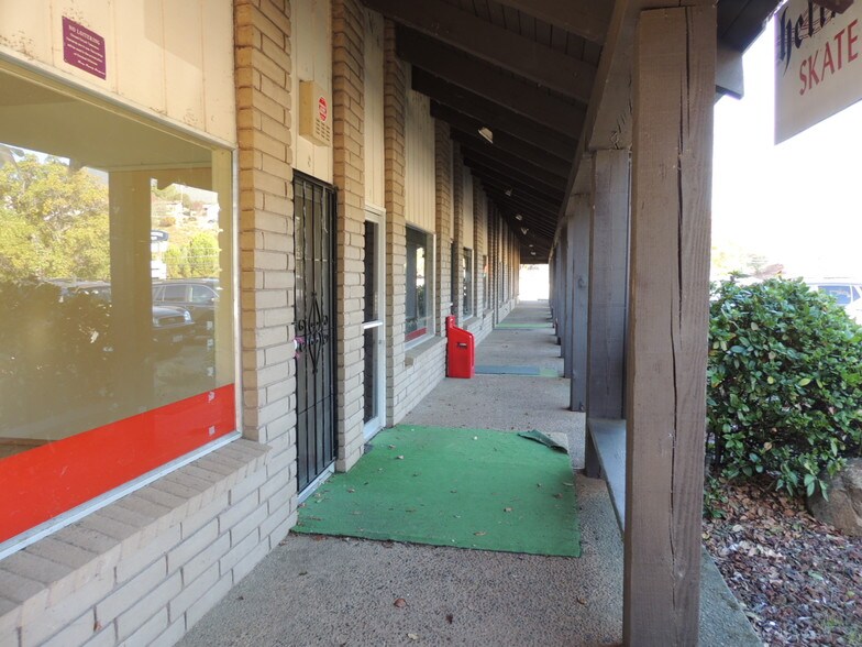 More Photos Of 9781 Point Lakeview Rd, Kelseyville Storefront For Lease