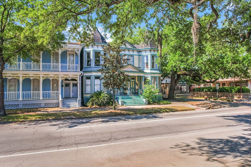 More Photos Of 301 E Henry St, Savannah Multifamily For Sale