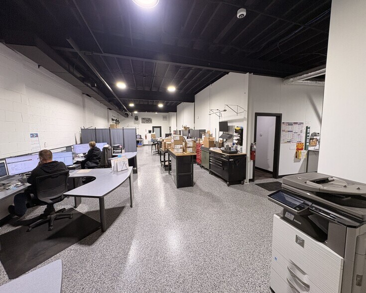 More Photos Of 1808 S Anthony Blvd, Fort Wayne Unknown For Lease