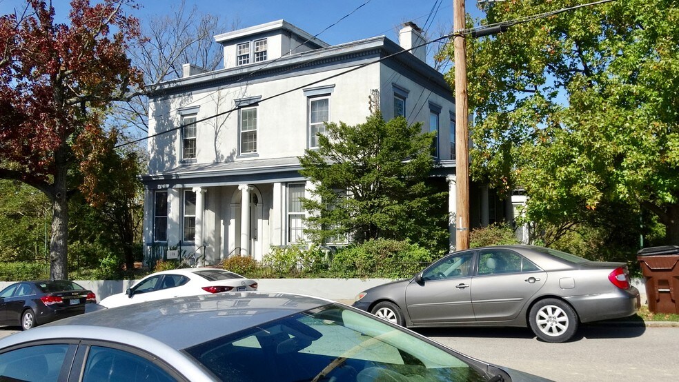 More Photos Of 106 Wellington Pl, Cincinnati Office Residential For Lease