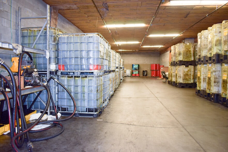 More Photos Of 2727 NW St Helens Rd, Portland Manufacturing For Lease