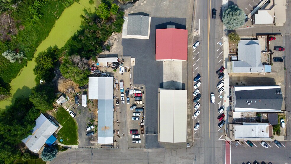 More Photos Of 500 1st Ave, Zillah Warehouse For Sale