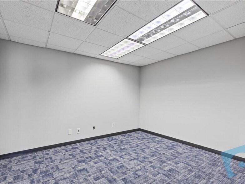 More Photos Of 7291 Glenview Dr, North Richland Hills Office For Sale