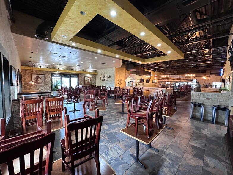 More Photos Of 2805 W Loop 340, Waco Restaurant For Sale