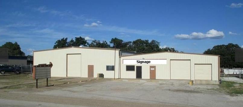 More Photos Of 440 N Broadway St, Joshua Manufacturing For Lease