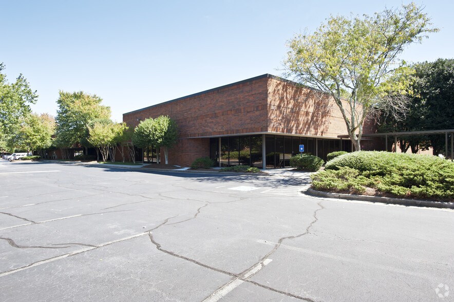More Photos Of 6230 Regency Pky, Norcross Unknown For Lease