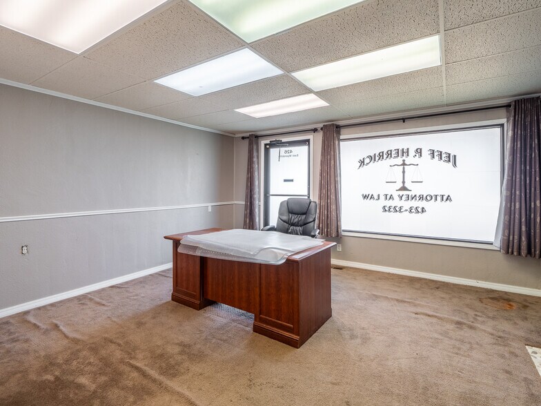 More Photos Of 426 E Wyandotte Ave, Mcalester Office For Sale