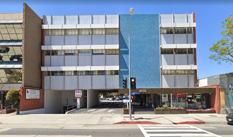 Primary Photo Of 8733 Beverly Blvd, Los Angeles Medical For Lease