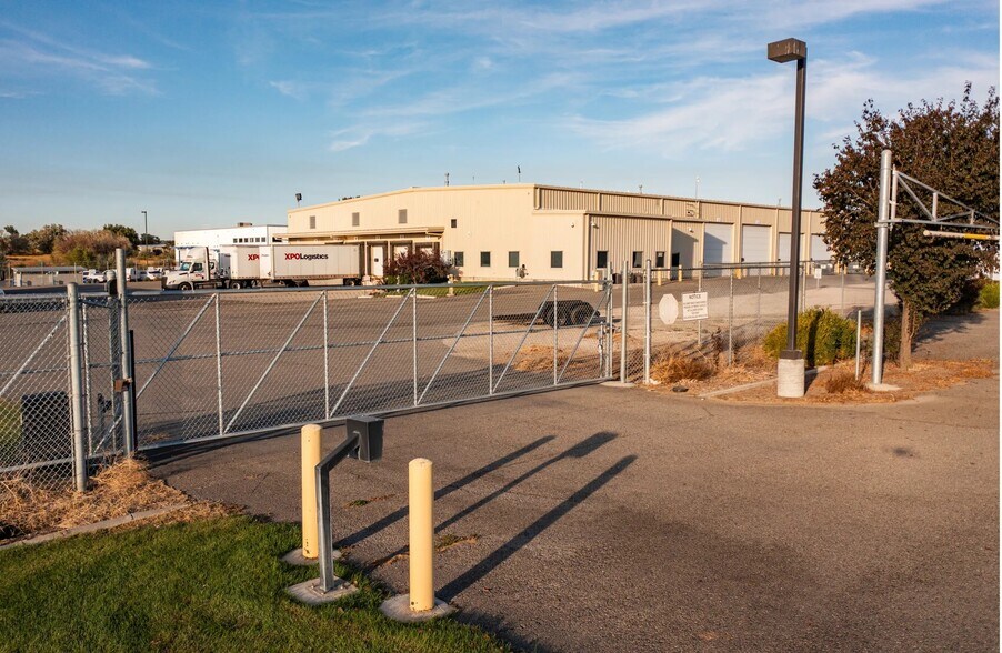 More Photos Of 382 American Ave, Jerome Warehouse For Lease