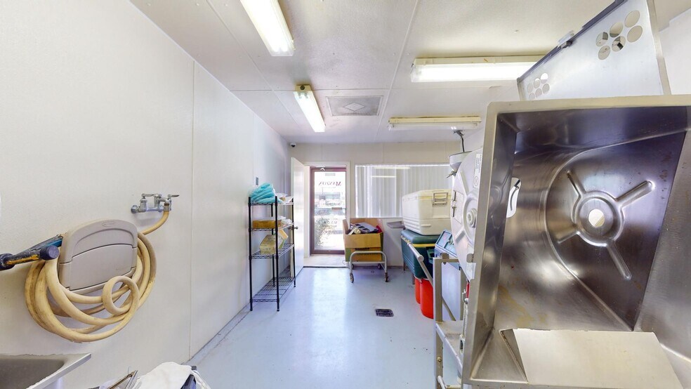 More Photos Of 5346 Devonshire Ave, Saint Louis Storefront For Lease