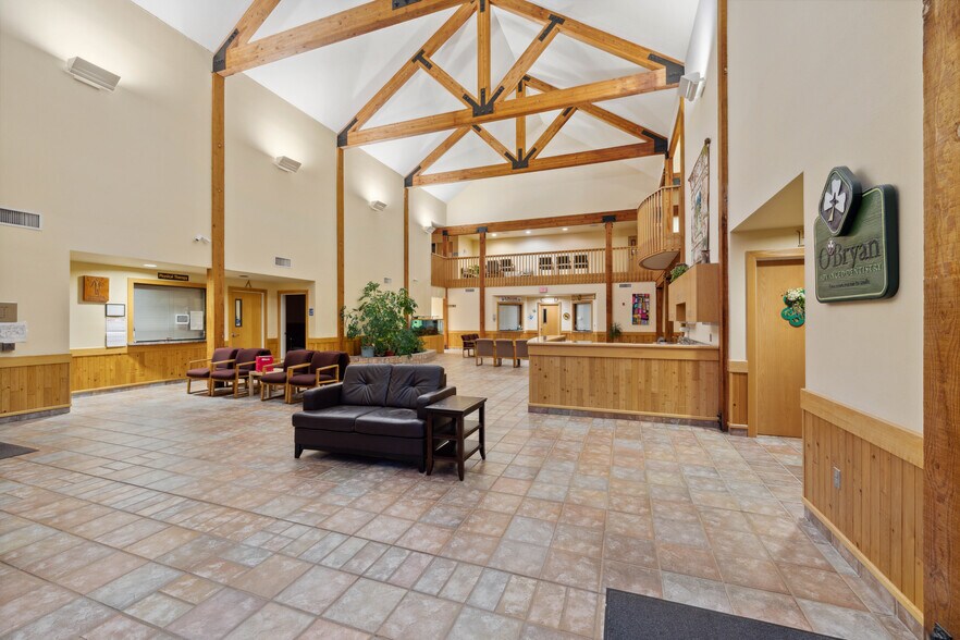 More Photos Of 1963 Thompson Rd, Coos Bay Hospital For Lease