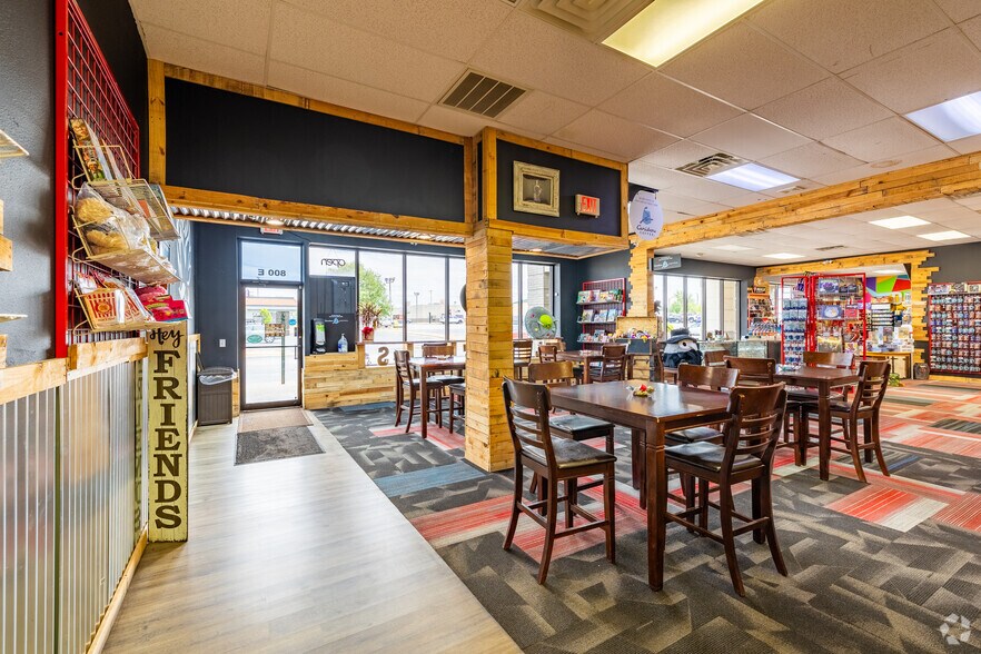 More Photos Of 800 E Aldrich Rd, Bolivar Freestanding For Lease