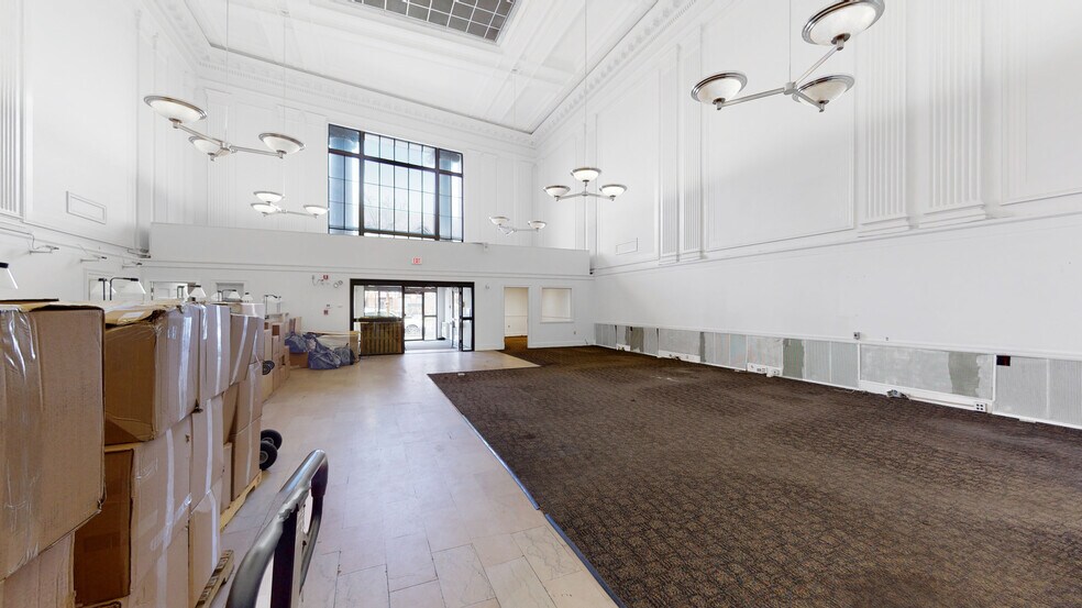 More Photos Of 1341 Beacon St, Brookline Freestanding For Lease