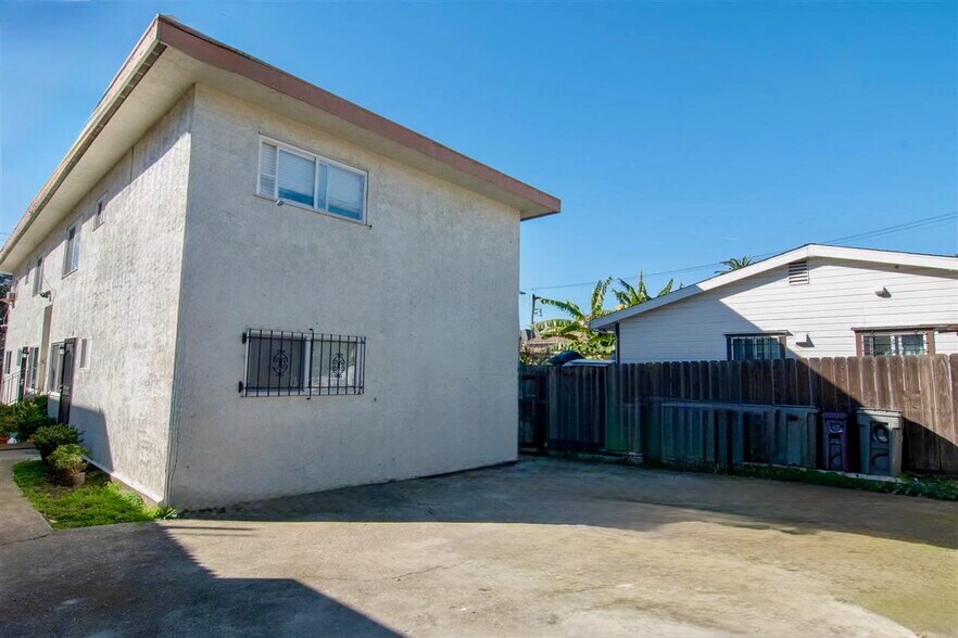 More Photos Of 2120 E 22nd St, Oakland Apartments For Sale