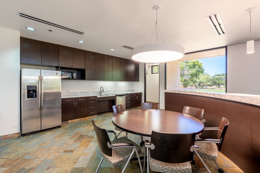 More Photos Of 14080 N Northsight Blvd, Scottsdale Office For Lease
