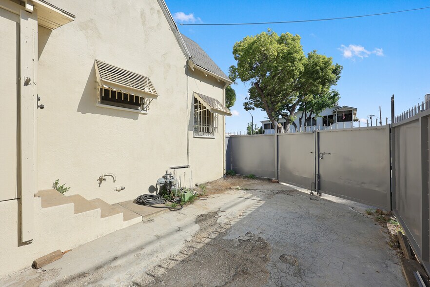 More Photos Of 1721 S 9th St, Alhambra Apartments For Sale