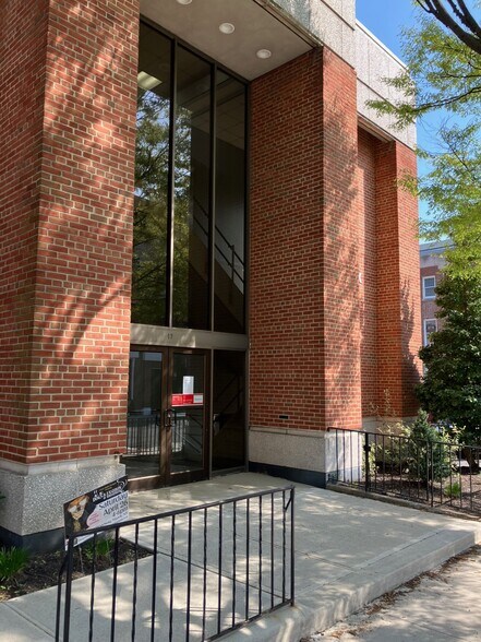 More Photos Of 17 S Broadway, Nyack Bank For Lease