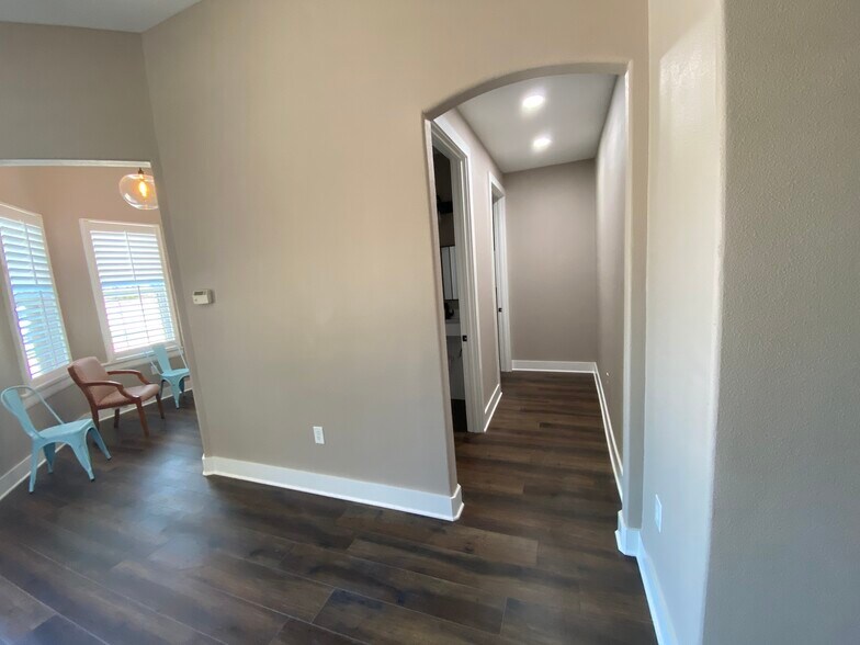 More Photos Of 144 Old Town Blvd N, Argyle Office For Lease